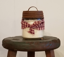 Load image into Gallery viewer, Soy Wax Candle - Almond Vanilla Coffee
